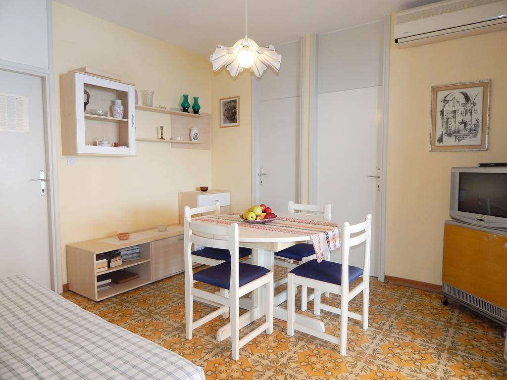 Villa Maristika 奥米什 客房 照片